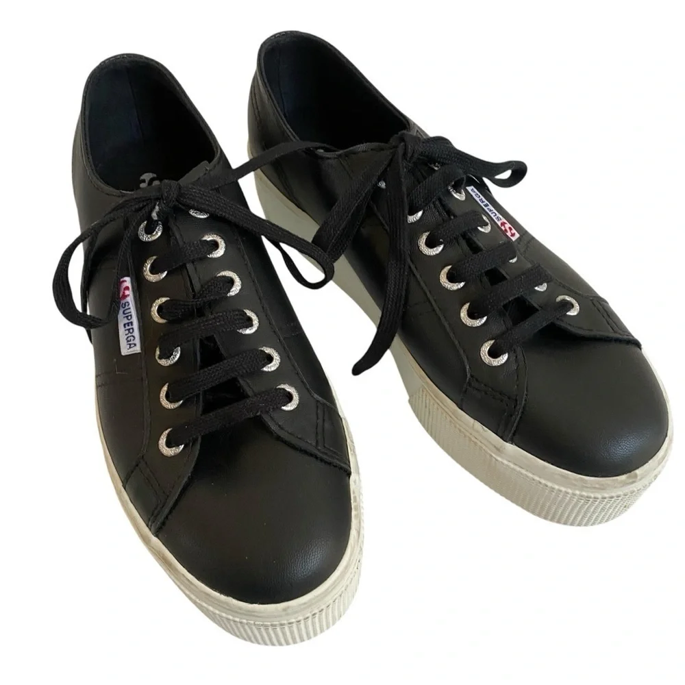 Superga iconic style
